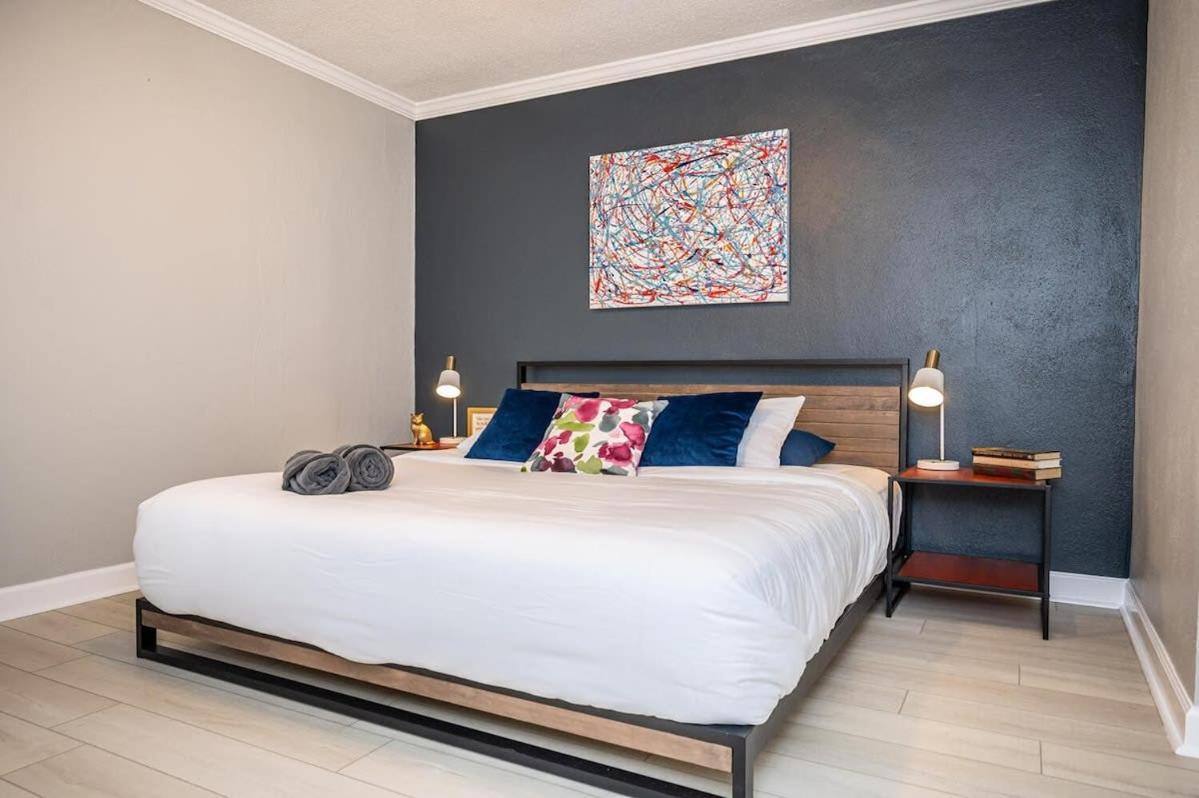 Вілла Downtown! 24H Concierge! Private Balcony! 11K Атланта Екстер'єр фото